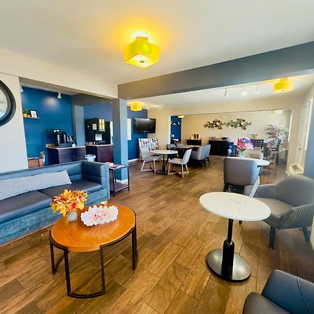 Deluxe Inn & Suites Junction City Bagian luar foto