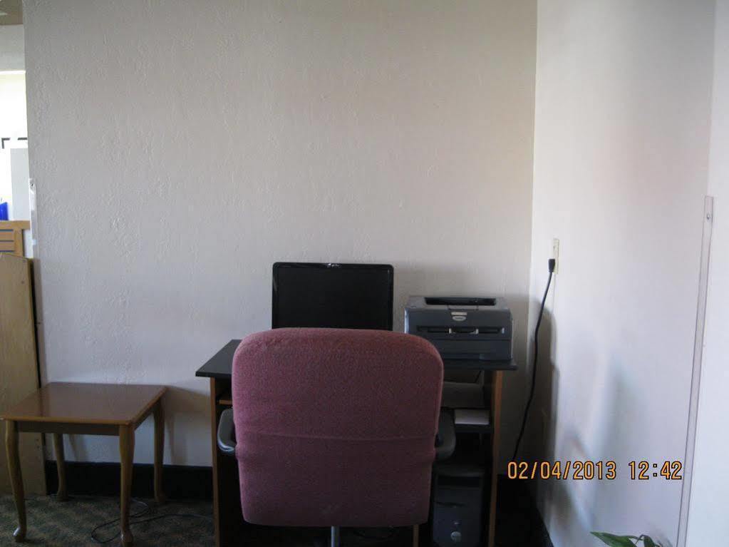 Deluxe Inn & Suites Junction City Bagian luar foto